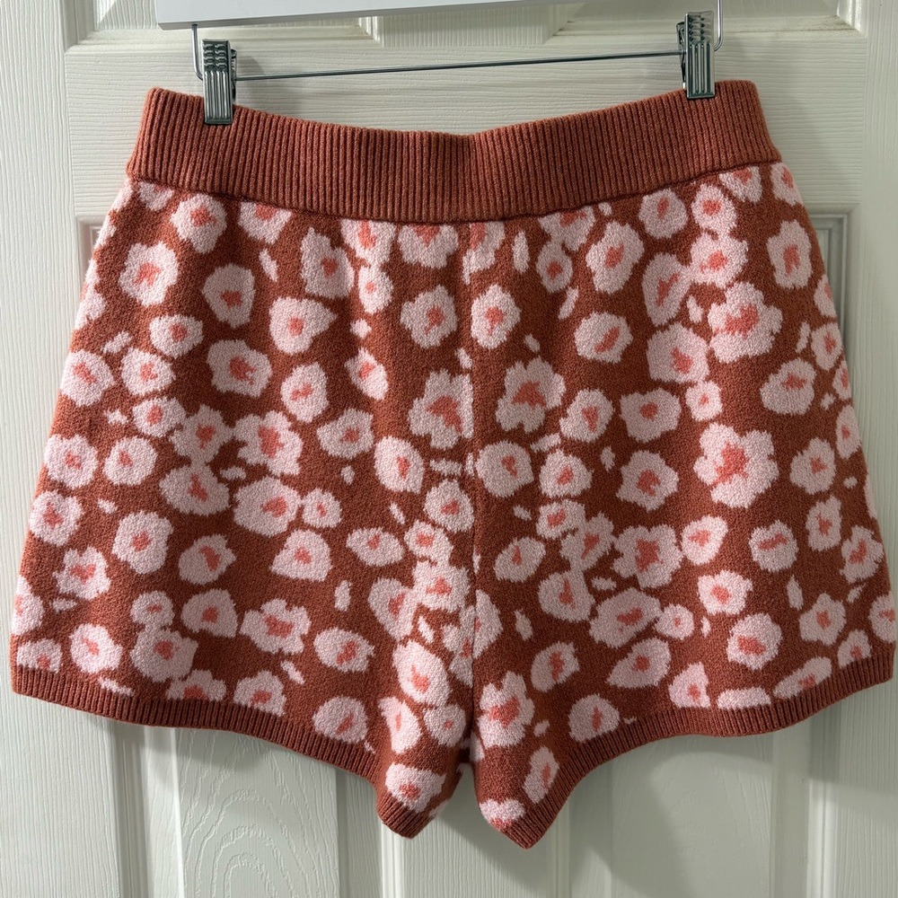 UGG NWT Shaina Shorts Knit Blend Brown Pink Floral Size L - Picture 6 of 10